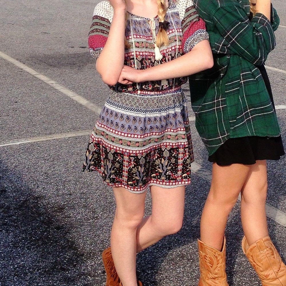 Patterned Dress - Picture 3 of 7